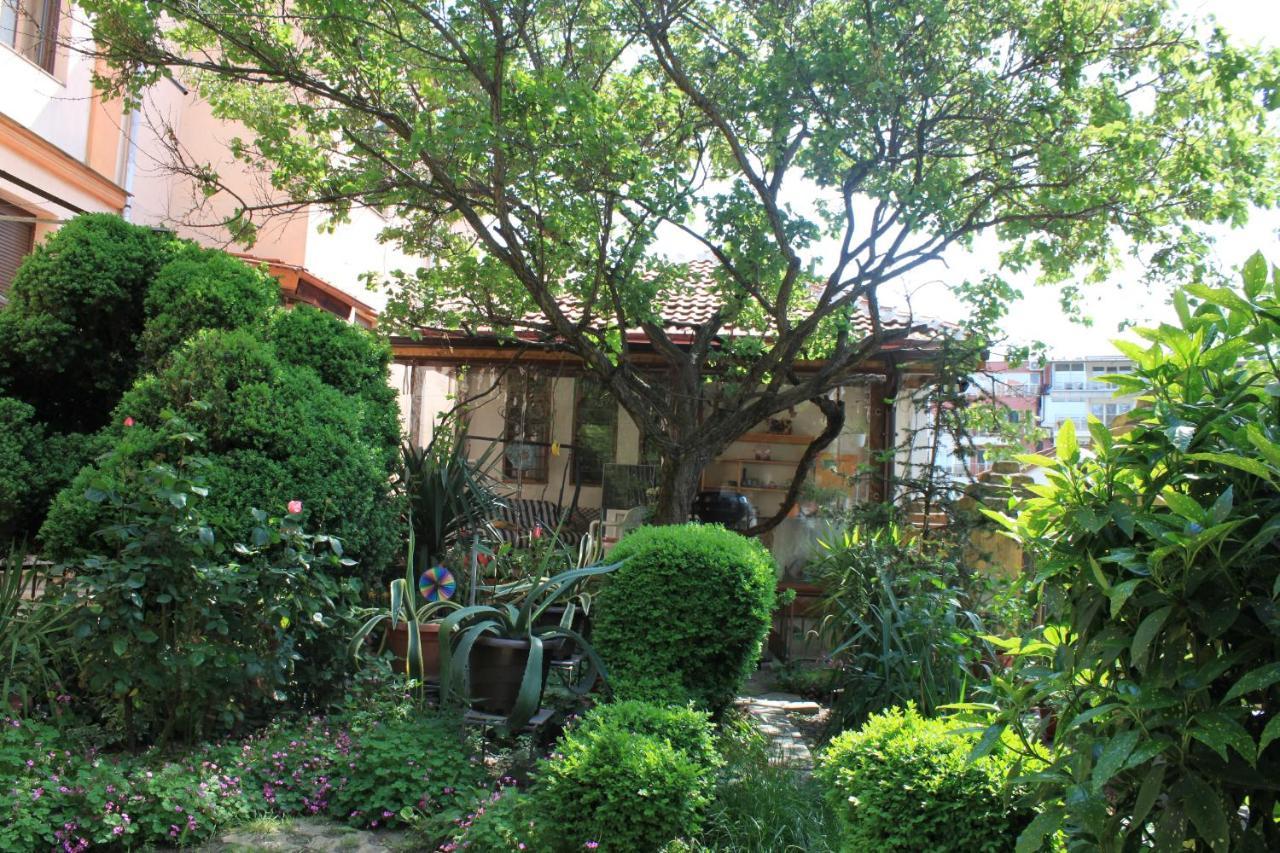 Orange House In The Old Town Гостьовий будинок